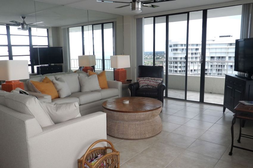Living area showing panoramic views